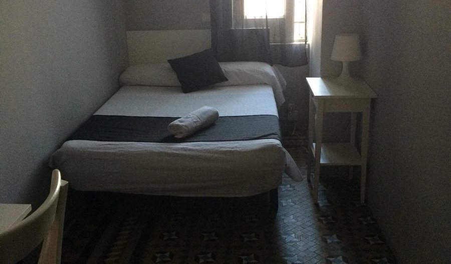 Hostal Lausanne Barcelona Catalonia — Guest room