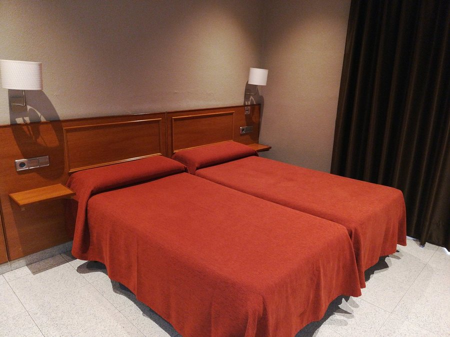 Hostal Nuevo Colon Barcelona Catalonia — Guest room