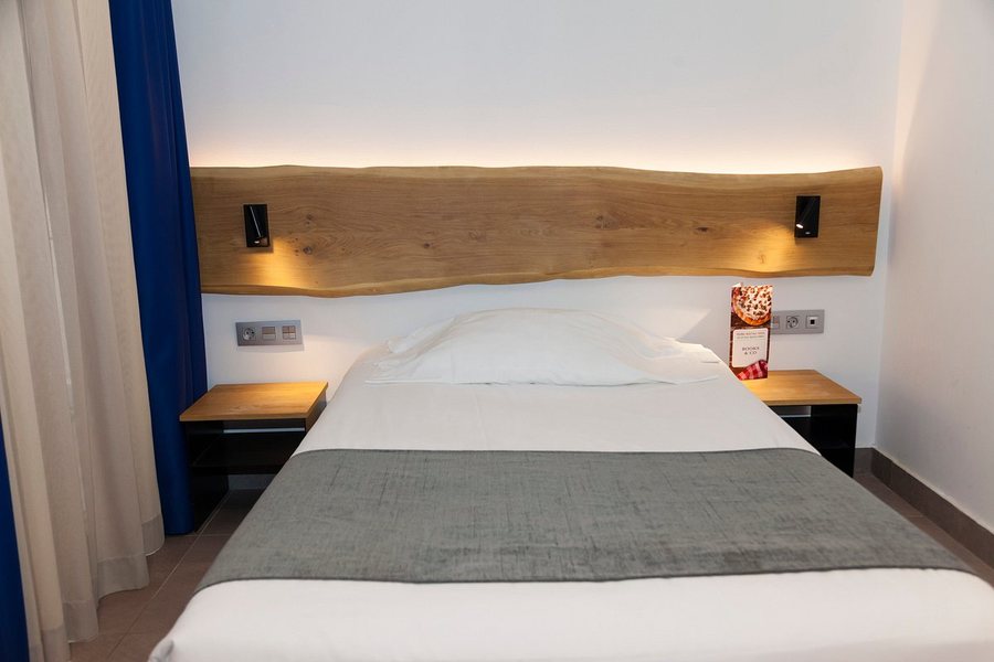 Hostal Paris Barcelona Catalonia — Guest room