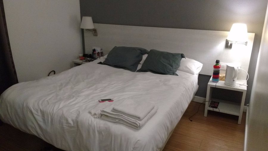 Hostalin Barcelona Diputacion Barcelona Catalonia — Guest room