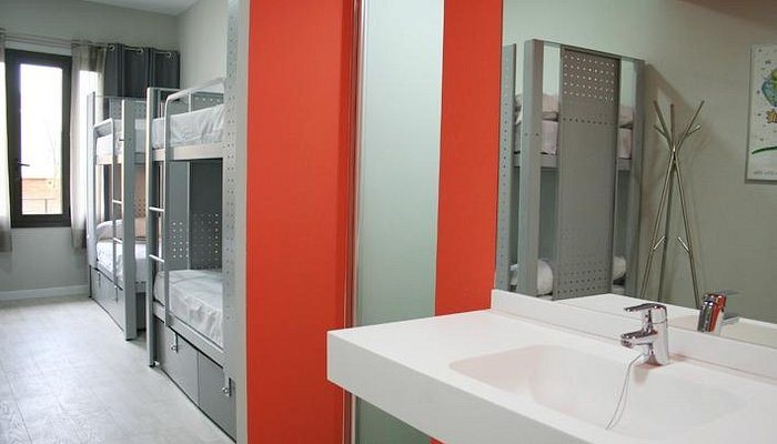 Hostel Friends Barcelona Barcelona Catalonia — Bathroom