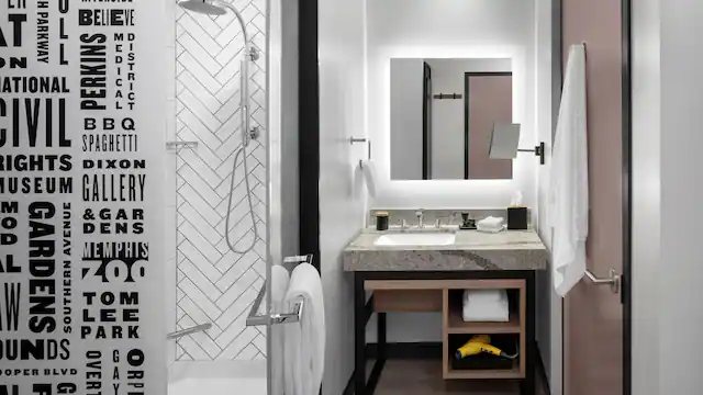 Hostel Memphis — Bathroom