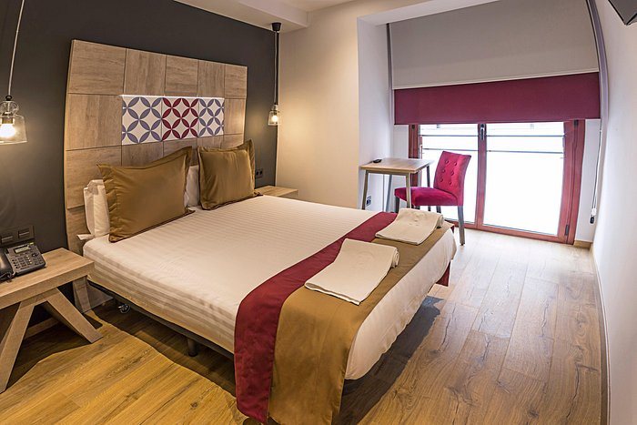 Hostemplo Sagrada Familia Barcelona Catalonia — Guest room