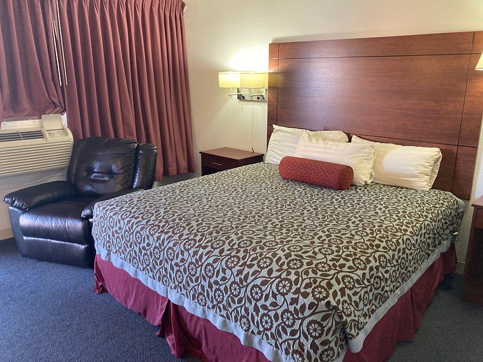 Hot Springs Hills Inn — Guest room