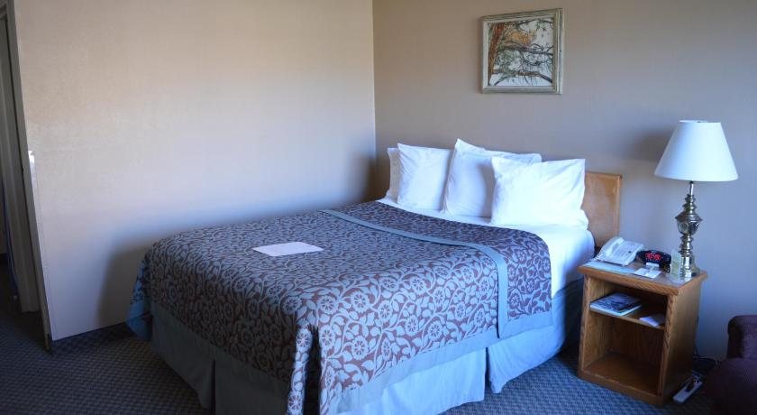 Hot Springs Hotel and Spa — Guest room