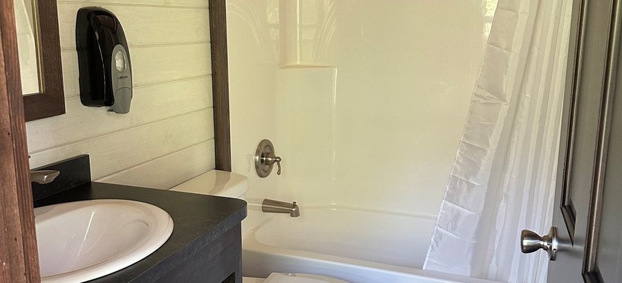 Hot Springs National Park KOA — Bathroom