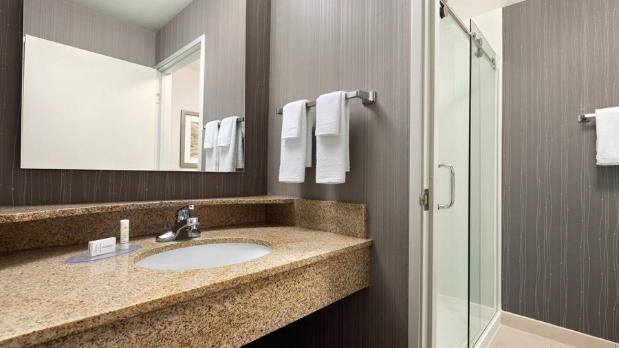 Hotel 1110 — Bathroom