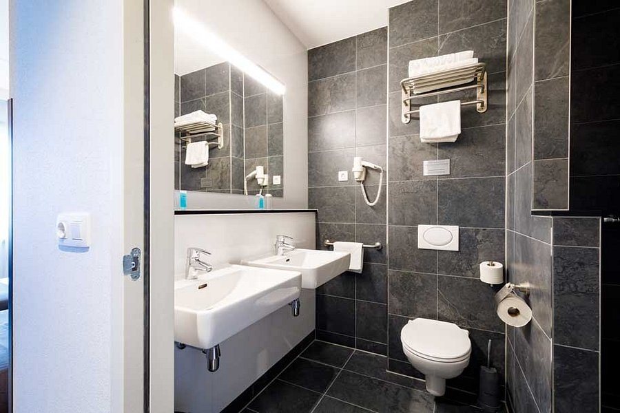 Hotel 1635 — Bathroom