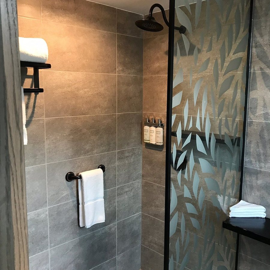 Hotel 1868 — Bathroom