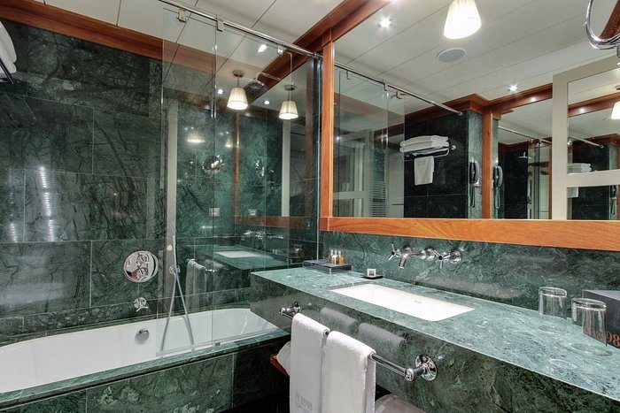 Hotel 1898 Barcelona Catalonia — Bathroom