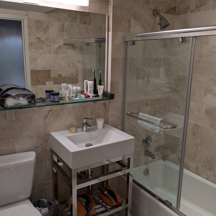 Hotel 32 32 New York New York City New York — Bathroom