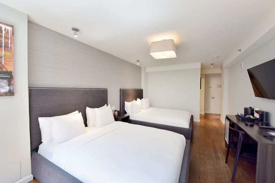 Hotel 32 32 New York New York City New York — Guest room