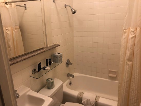 Hotel 32one — Bathroom