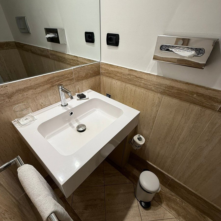Hotel 55 Aira — Bathroom