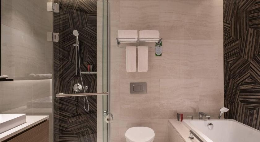 Hotel 81 Orchid — Bathroom