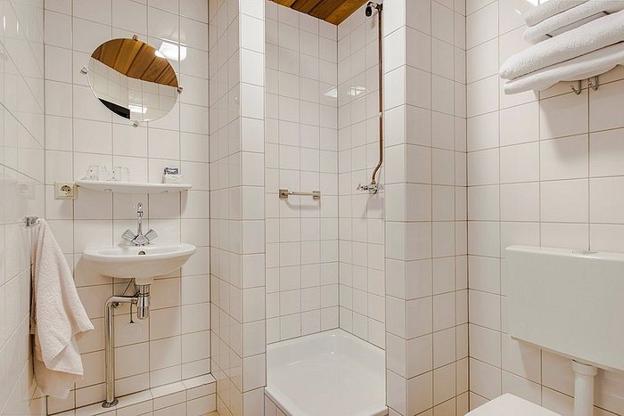 Hotel Aalders — Bathroom