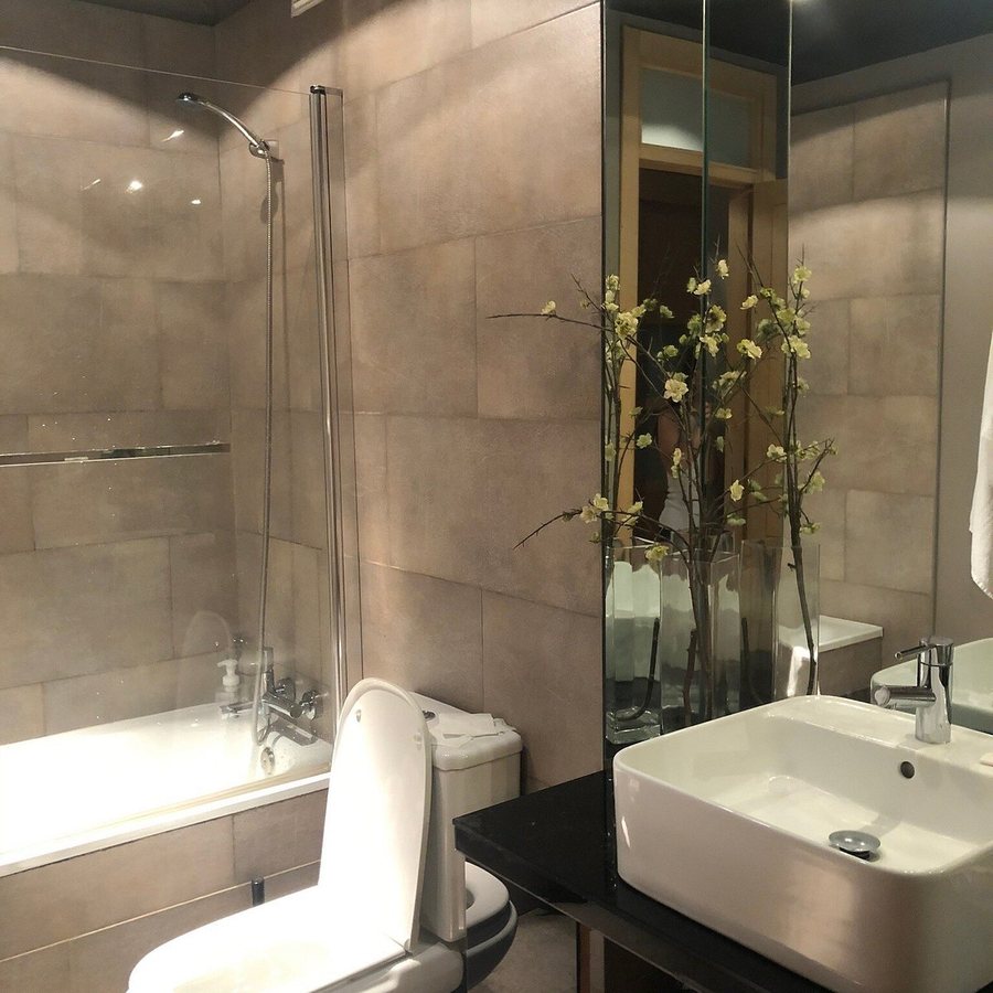 Hotel Abalu — Bathroom