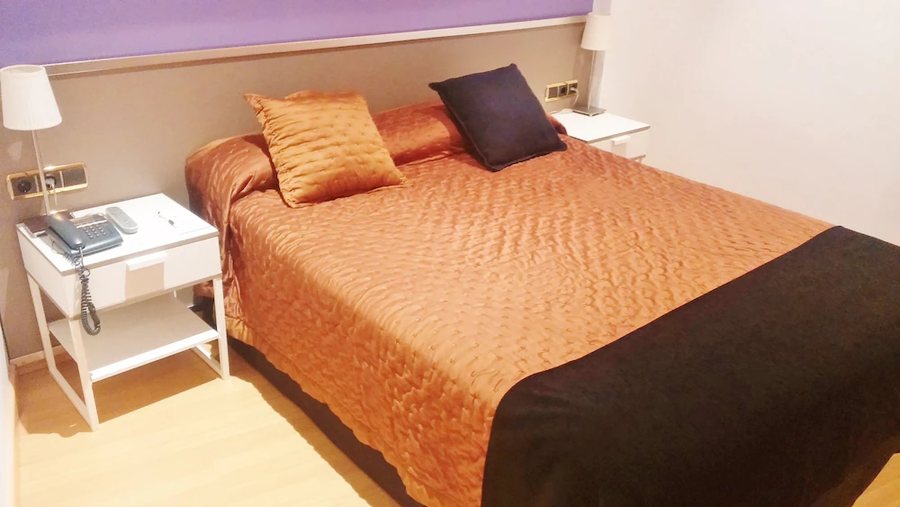 Hotel Abbot Barcelona Catalonia — Guest room