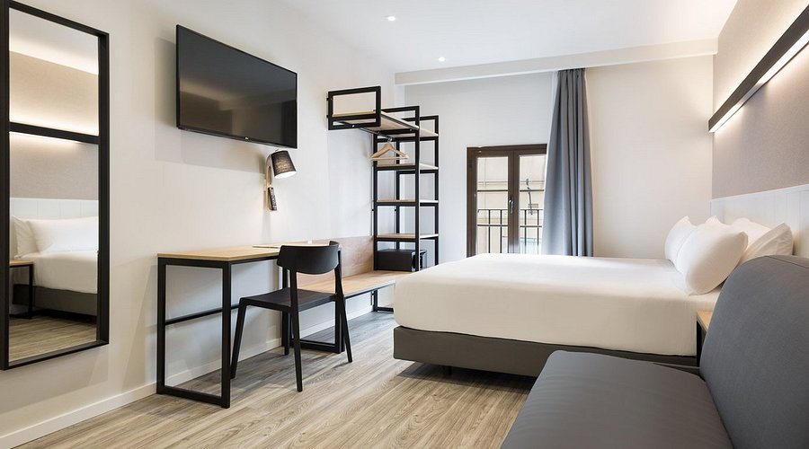 Hotel Acta Laumon Barcelona Catalonia — Guest room