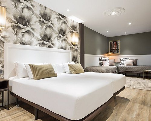 Hotel Acta Splendid Barcelona Catalonia — Guest room
