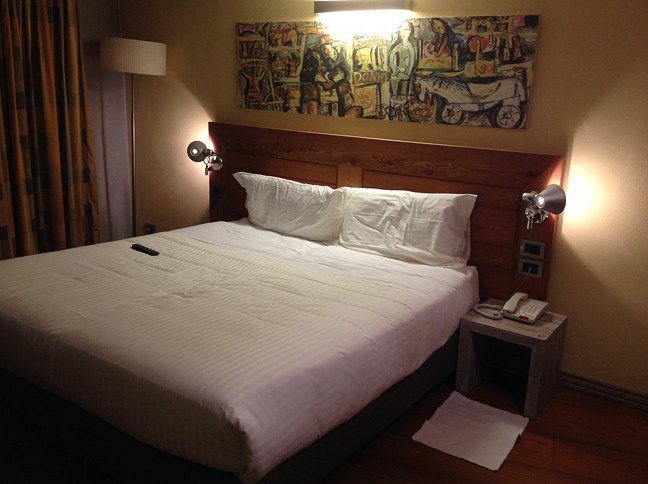 Hotel Ad Gallias — Guest room