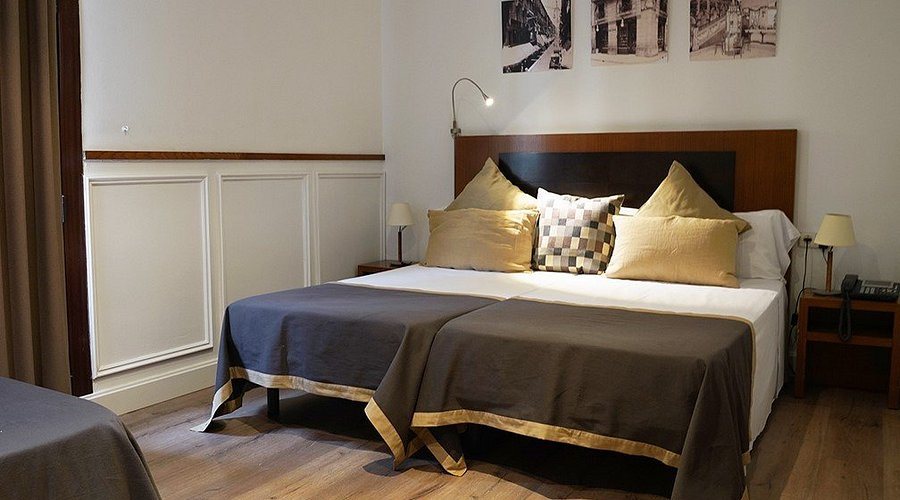 Hotel Adagio Barcelona Catalonia — Guest room