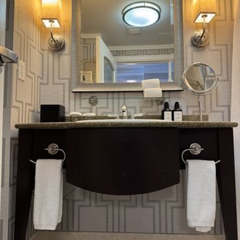 Hotel AKA Back Bay — Bathroom