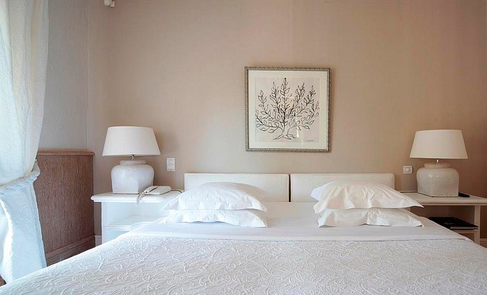 Hotel Alain Llorca — Guest room