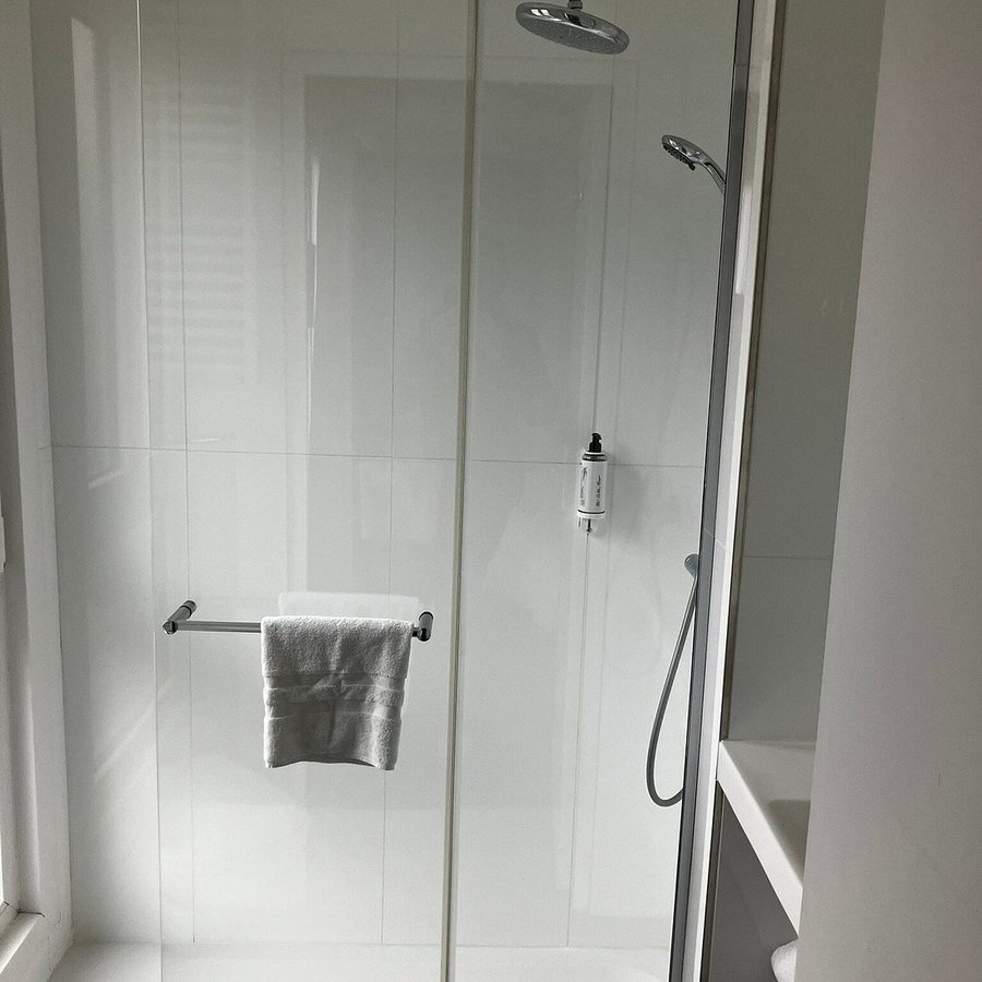 Hotel Albert 1er Paris Lafayette — Bathroom