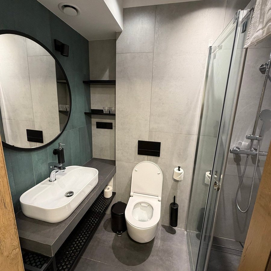 Hotel Alexander — Bathroom