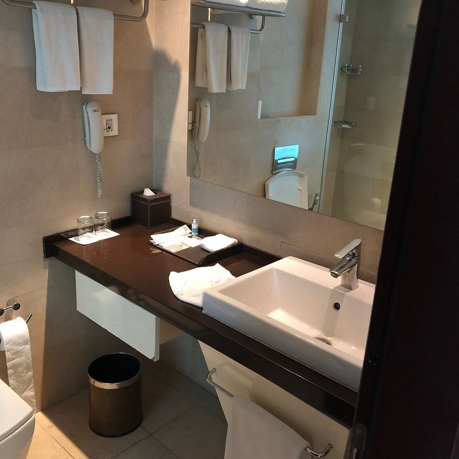 Hotel All Iz Well — Bathroom