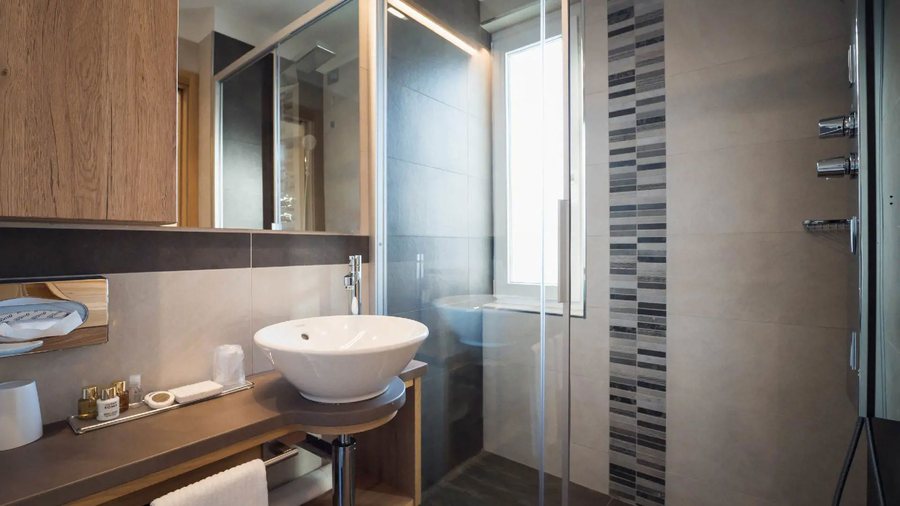 Hotel Alle Alpi Beauty Relax — Bathroom