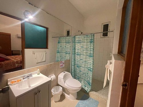 Hotel Allende — Bathroom