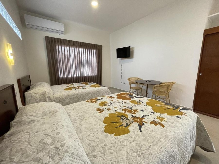 Hotel Allende — Guest room
