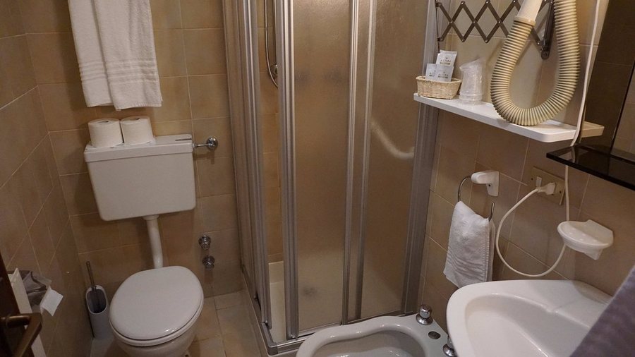 Hotel Alpino Wellness SPA — Bathroom