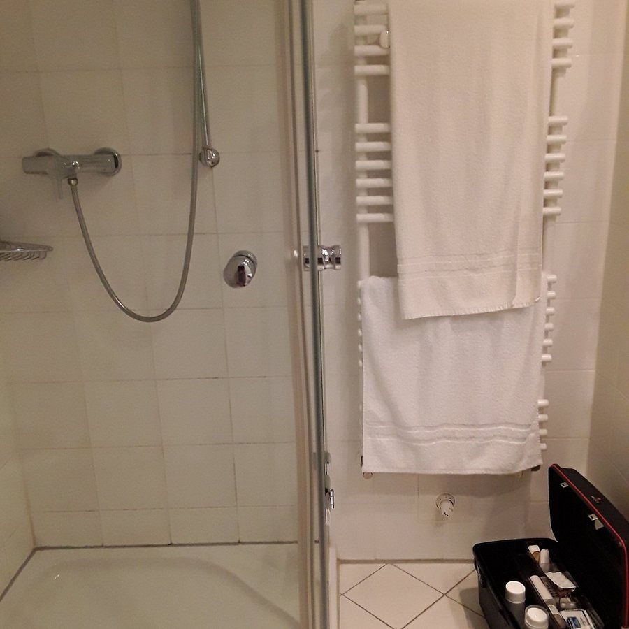 Hotel Am Erzengel — Bathroom