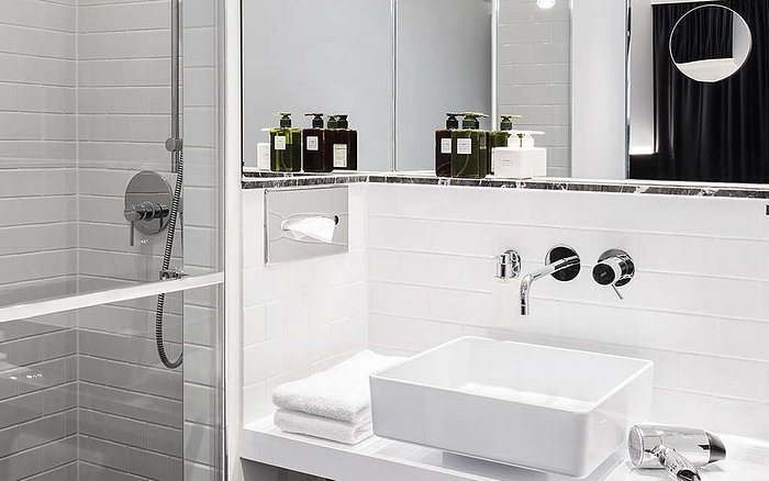 Hotel AMO By AMANO — Bathroom