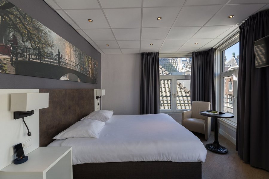 Hotel Amsterdam De Roode Leeuw — Guest room