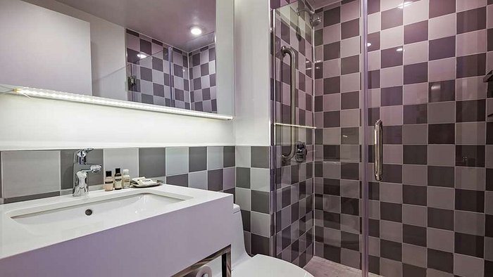 Hotel And The City Empire State Building New York City New York — Bathroom