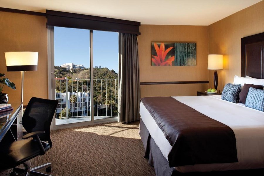 Hotel Angeleno Los Angeles California — Guest room
