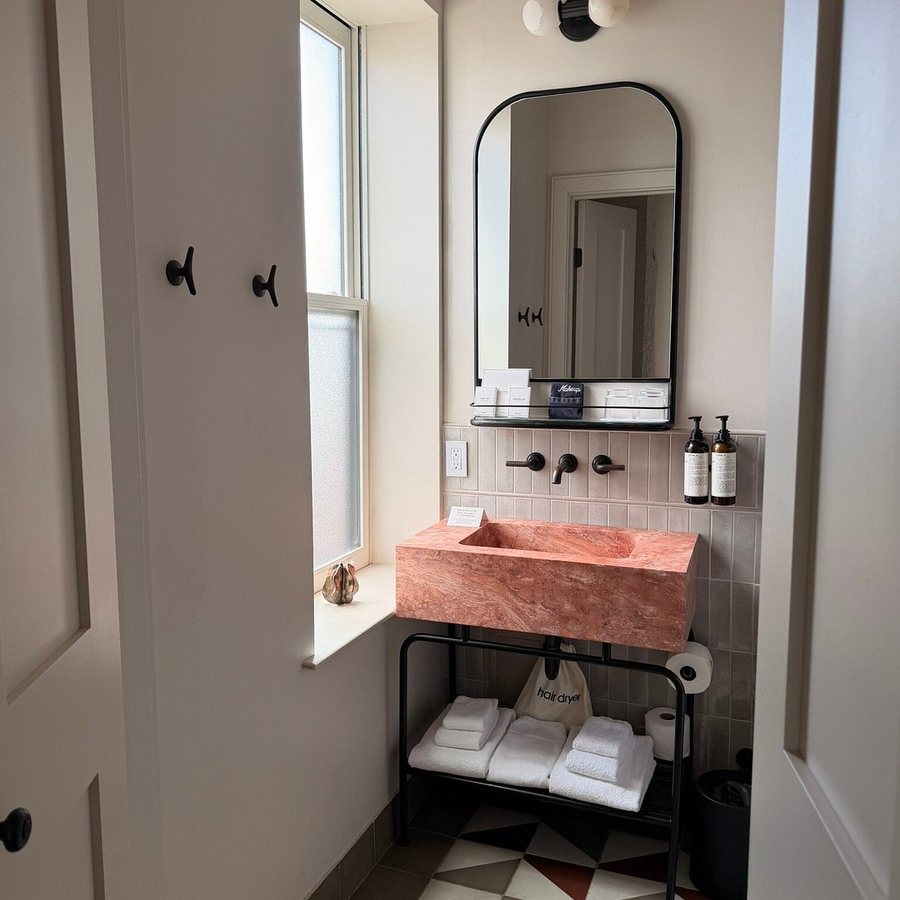 Hotel Anna Bel — Bathroom