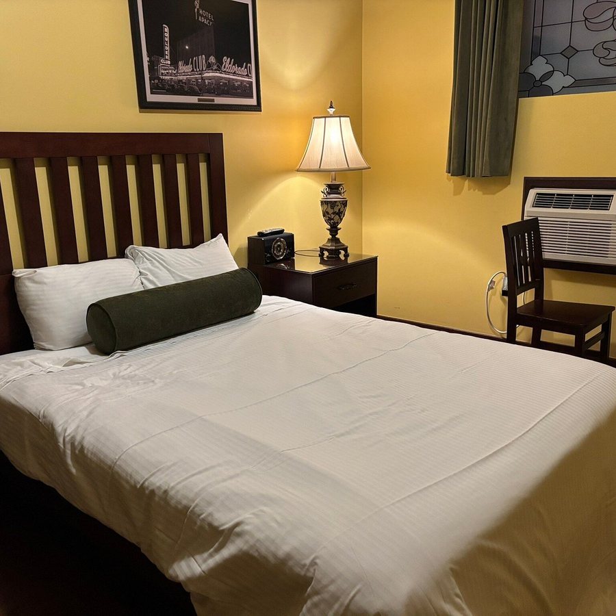 Hotel Apache Las Vegas Nevada — Guest room