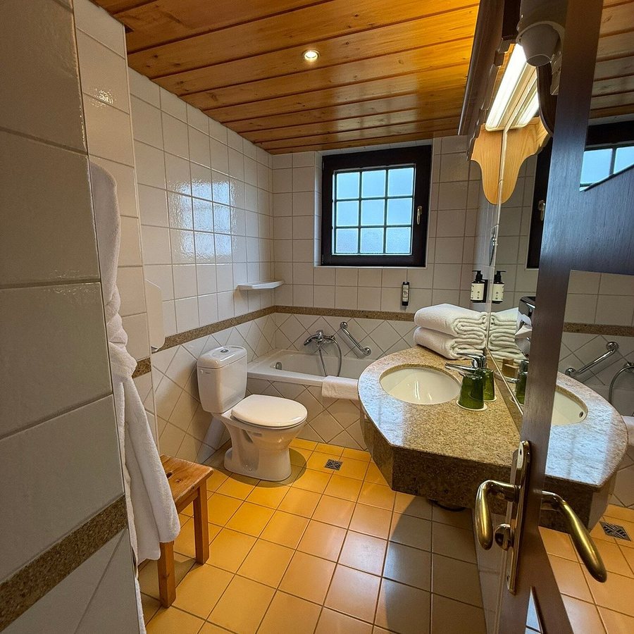 Hotel Arnold — Bathroom