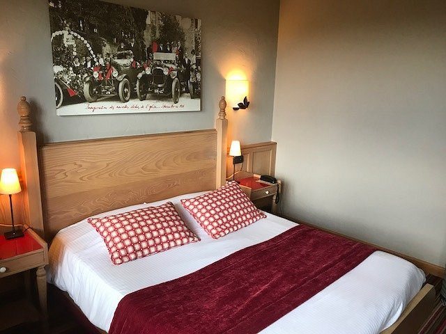 Hotel Arnold — Guest room