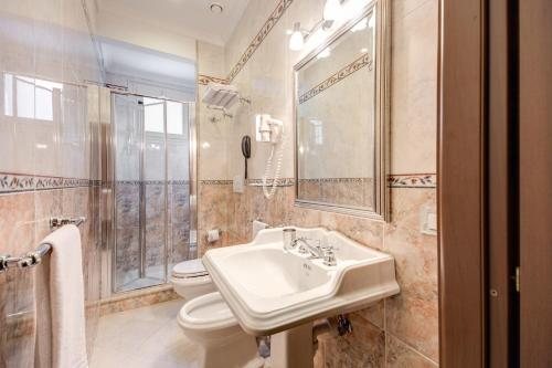 Hotel Artorius — Bathroom