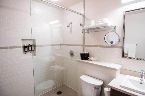 Hotel Arvon — Bathroom