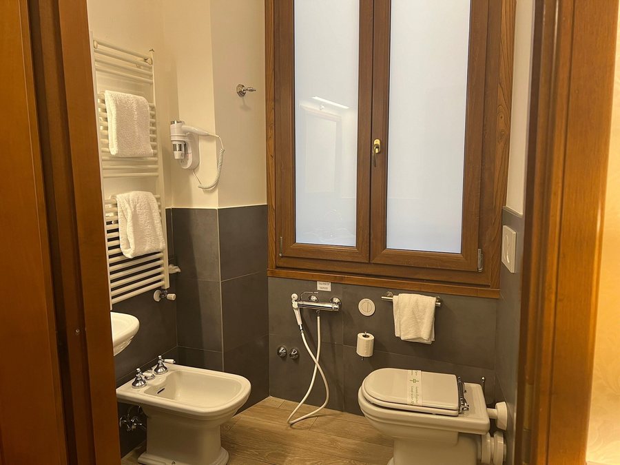 Hotel Astro Mediceo — Bathroom