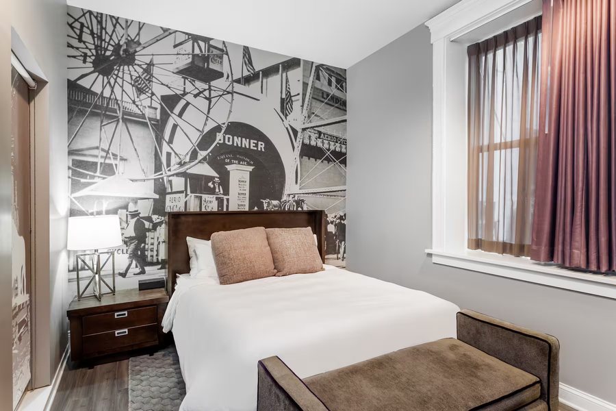 Hotel At The Lafayette A Trademark Collection Hotel — Guest room