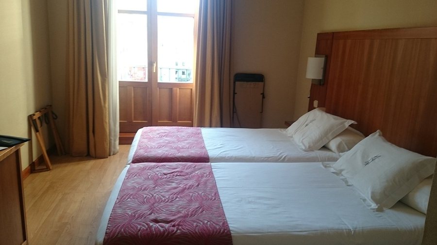 Hotel Ateneo Puerta del Sol — Guest room