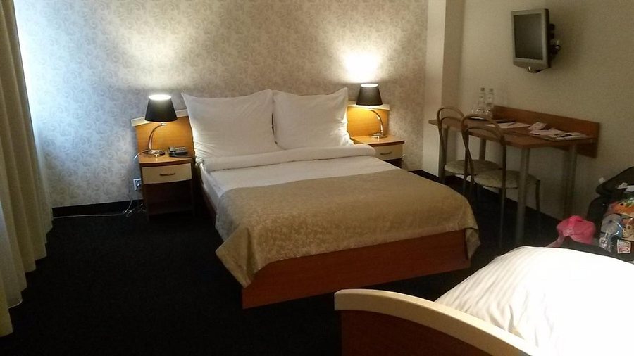Hotel Atrium — Guest room
